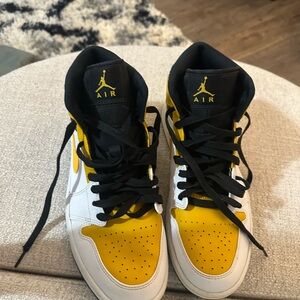Jordan 1 Men's Bold Yellow and White Sneakers
